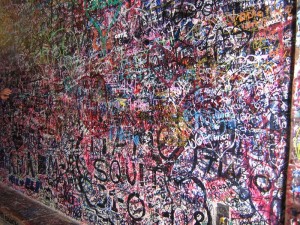 Verona - Zid sa potpisima u dvorištu Julijine kuće