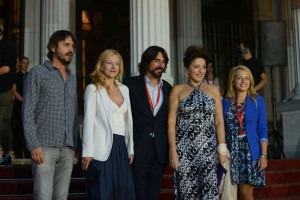 Ekipa filma Spomenik Majklu Dzeksonu na crvenom tepihu 1